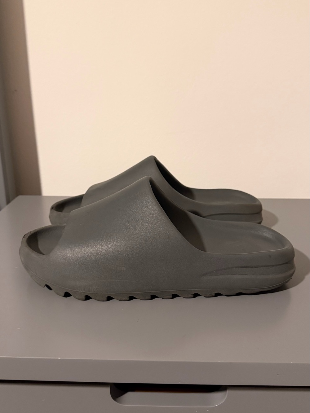 Men's Slide Sandals in Dark Gray
